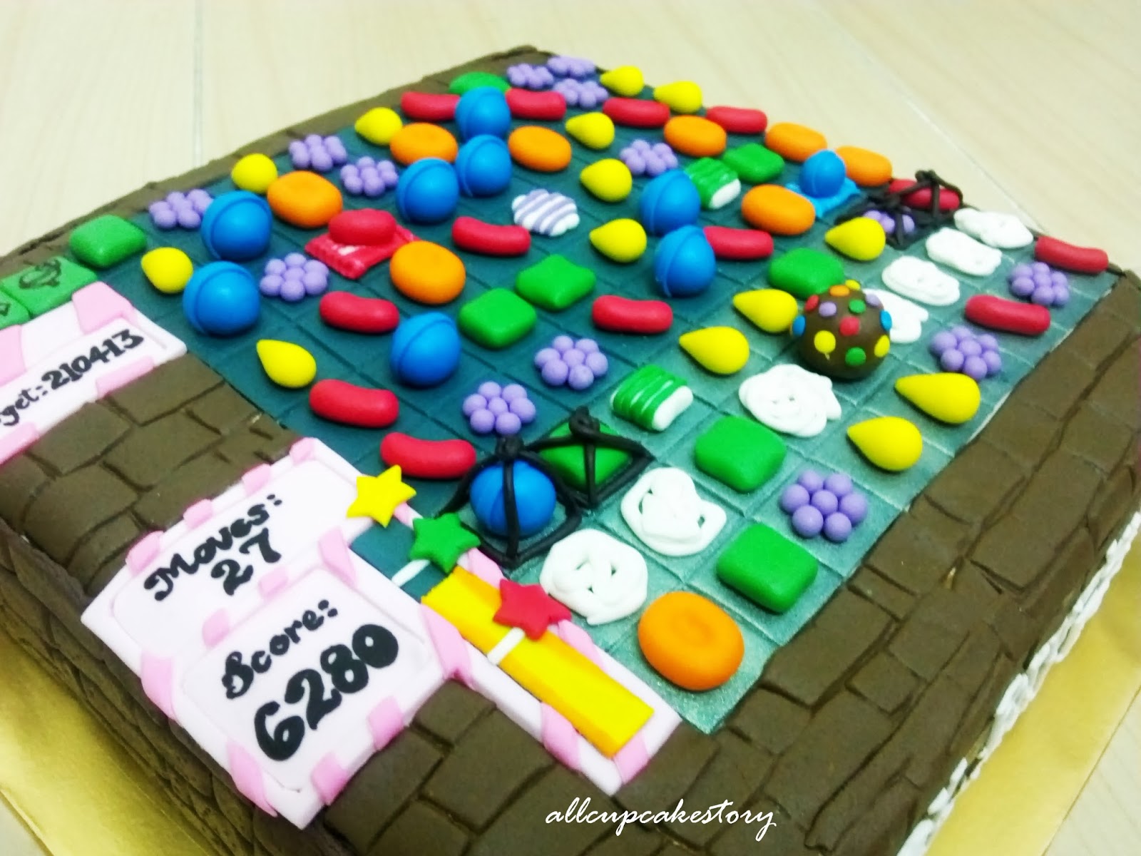 Candy Crush Saga Birthday Cake