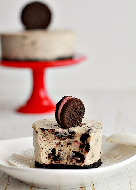 Strawberry Oreo Mini Cheesecakes