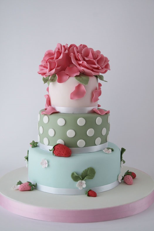 Beautiful Rose Birthday Cake