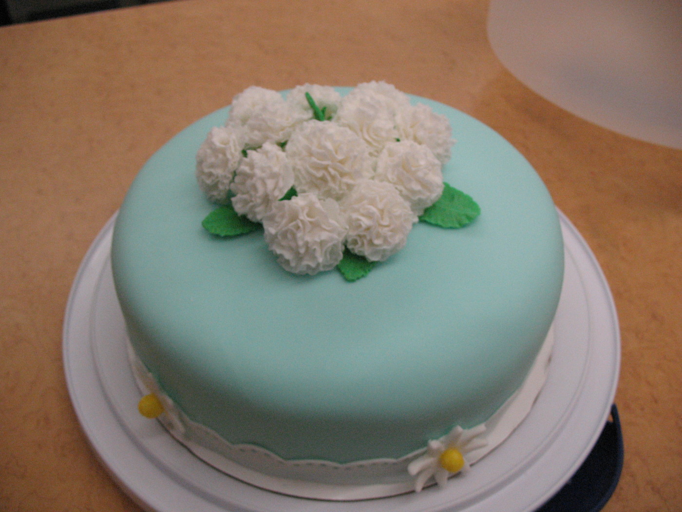 Decorating Cake with Gum Paste Flowers