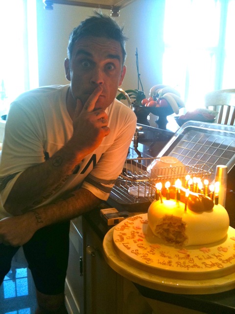 Robbie Williams Happy Birthday Cake