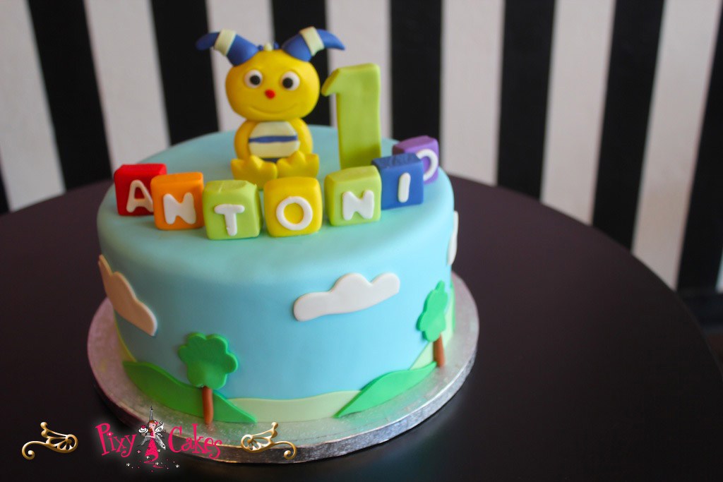 1 Tier Fondant Birthday Cakes