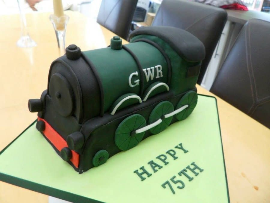 Steam Engine Train Cakes 3D