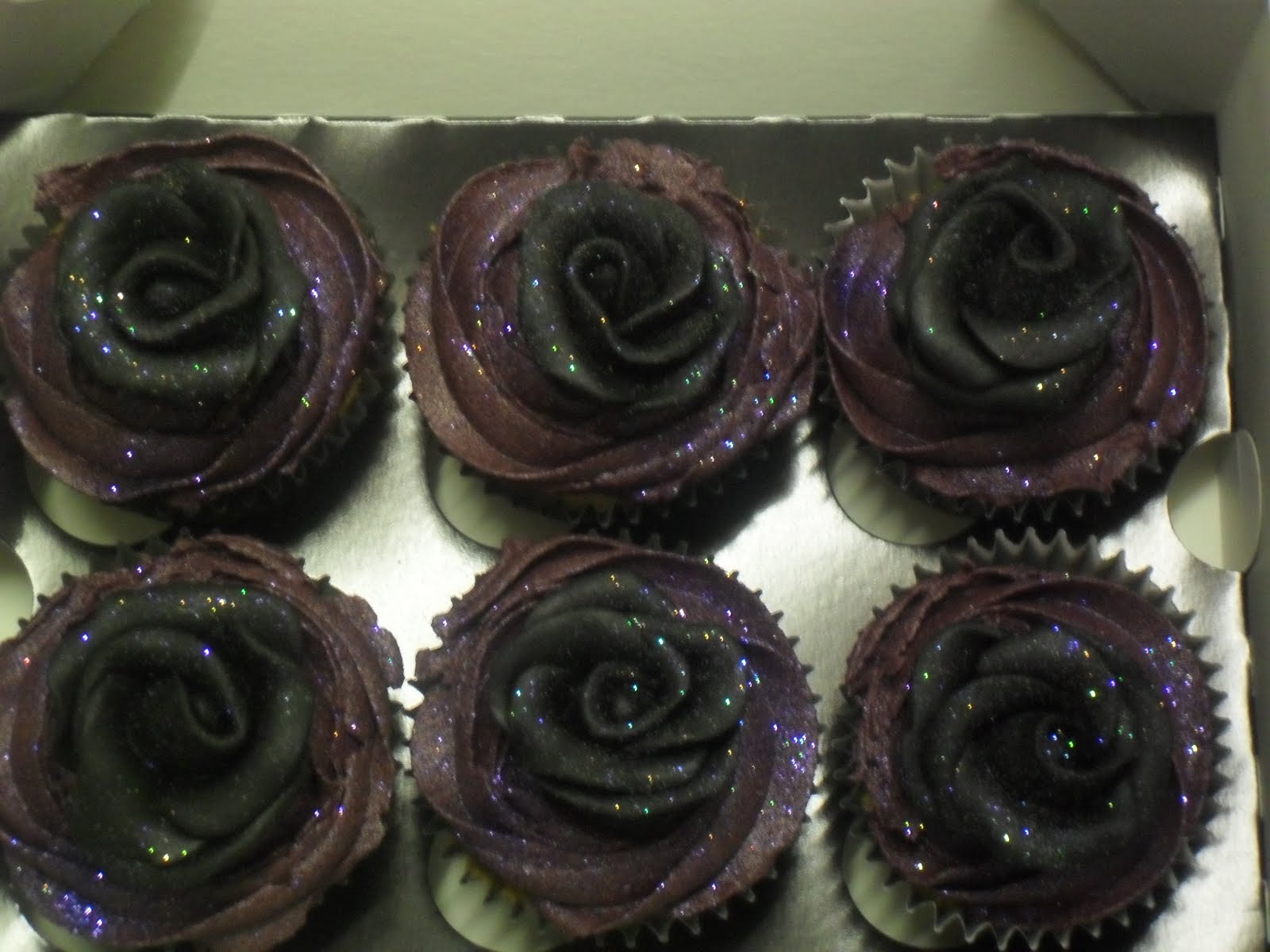 10 Photos of Black Flower Birthday Cupcakes