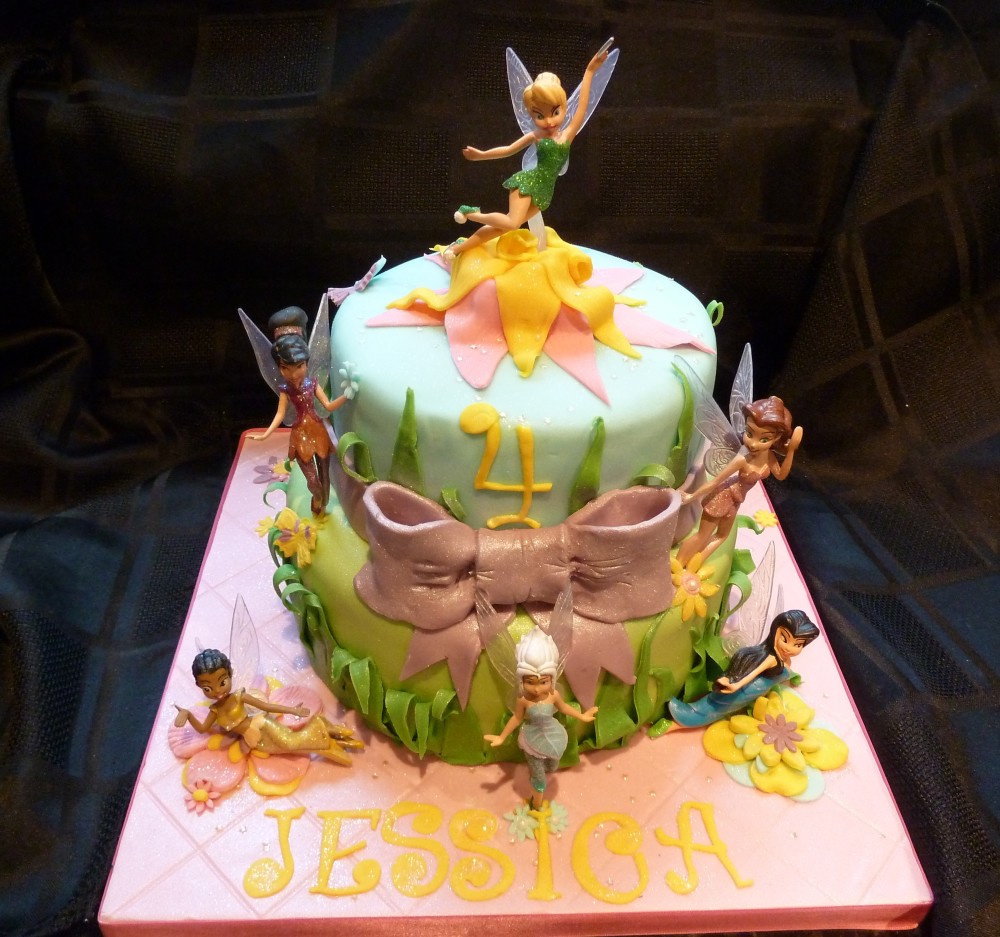 10 Photos of Fairies With Beautiful Birthday Cakes