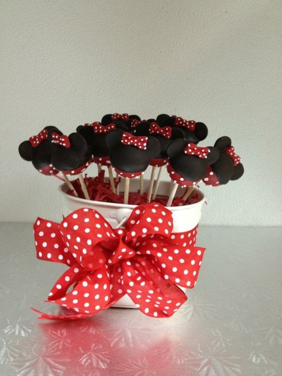 Minnie Mouse Cake Pops