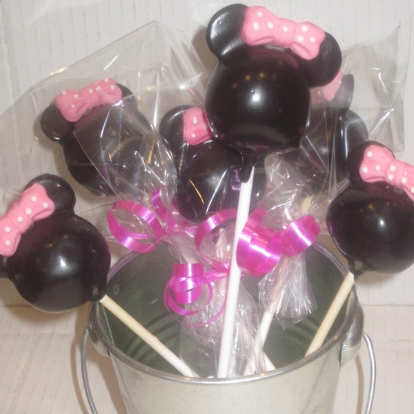 Minnie Mouse Cake Pops