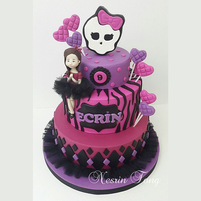 Monster High Cake