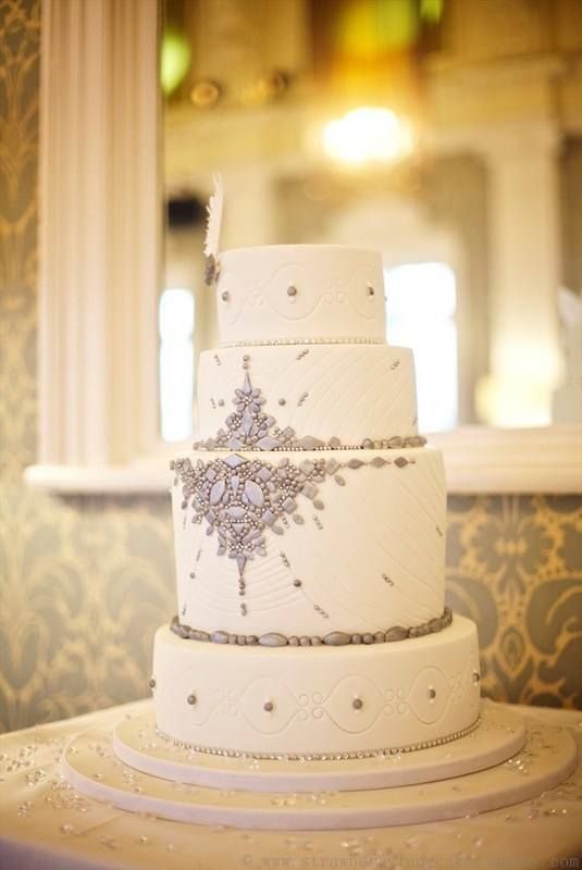 1920s Inspired Wedding Cake