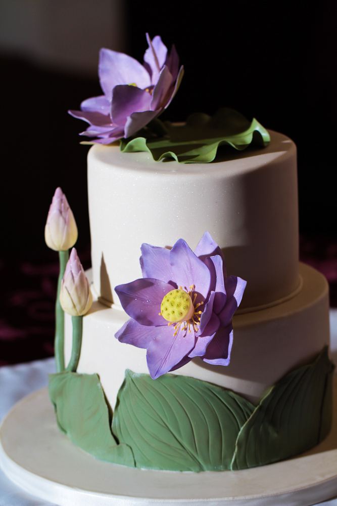 10 Photos of Lotus Wedding Flowers Elegant Cakes