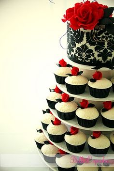 Red Rose Black and White Wedding Cupcakes