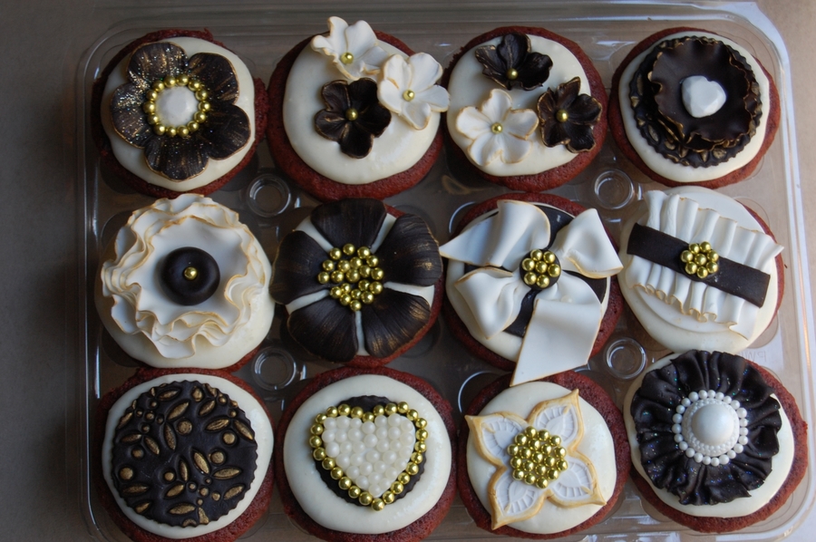 Black White and Gold Cupcakes