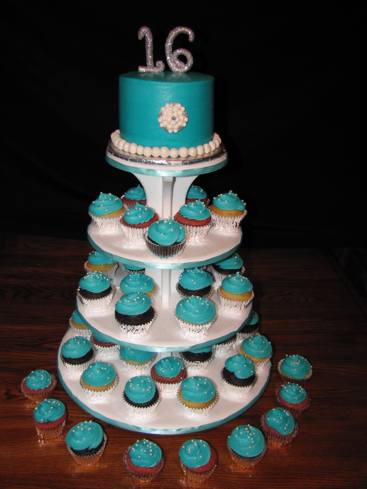 Blue Sweet 16 Birthday Cakes