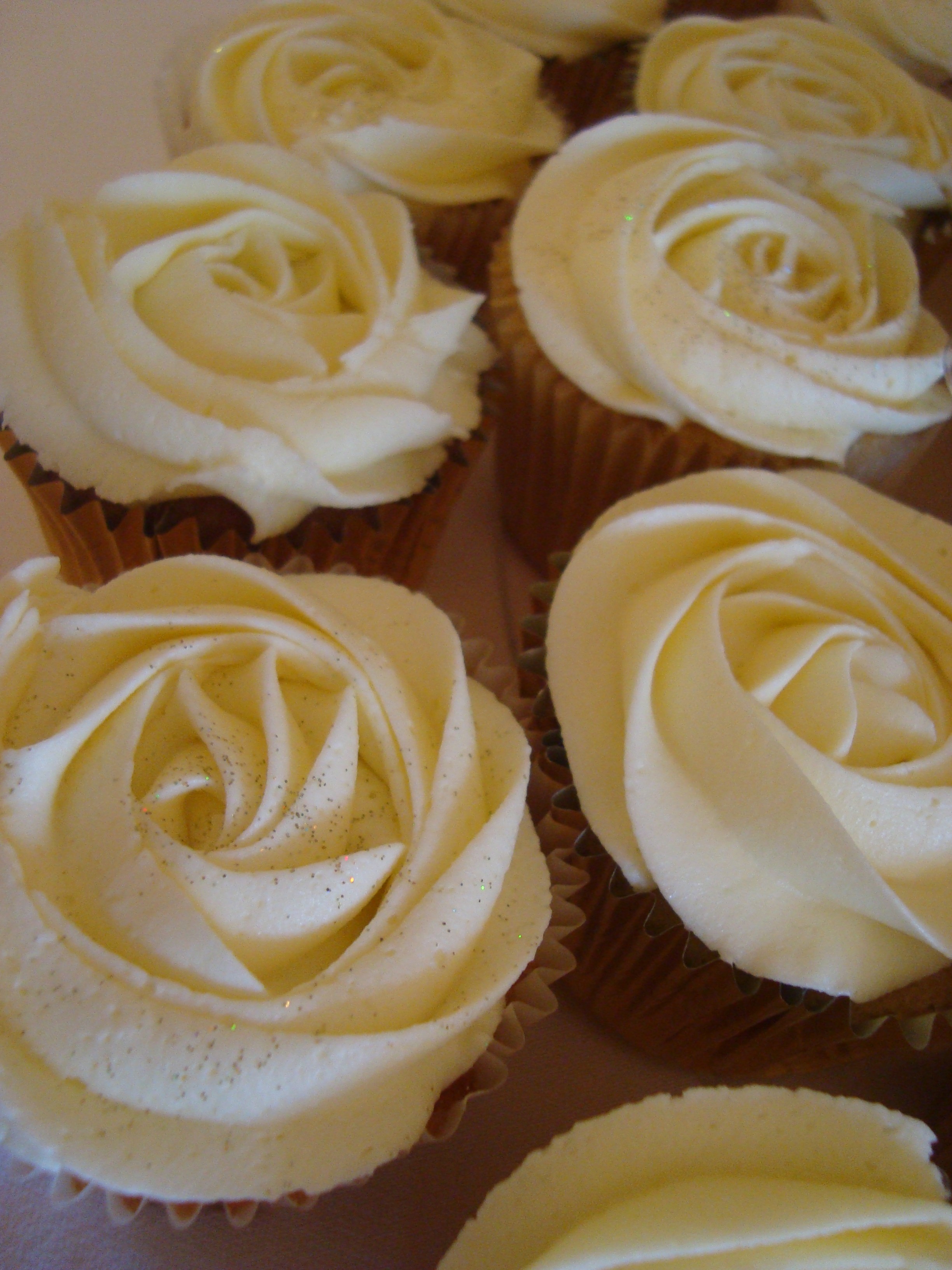 Cupcakes with Gold Glitter