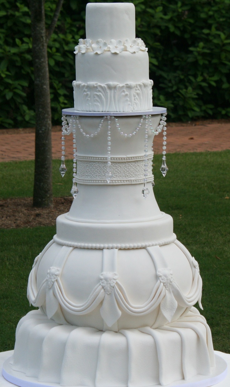 12 Photos of Different Kinds Of Wedding Cakes