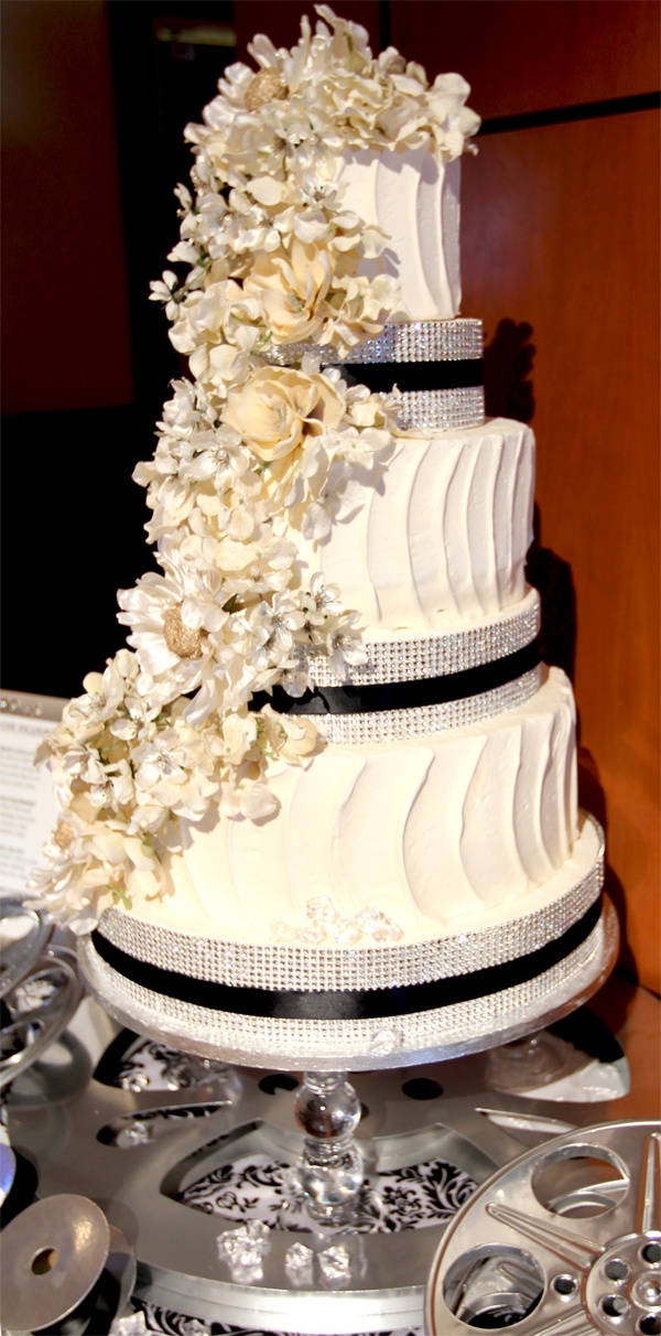 Old Hollywood Wedding Cake Stand