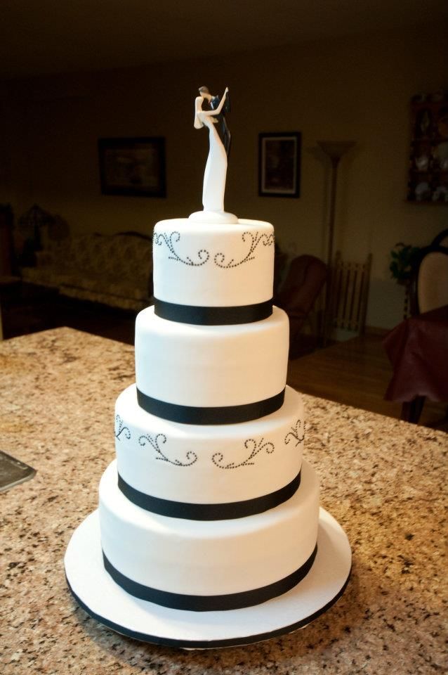 Old Hollywood Wedding Cake