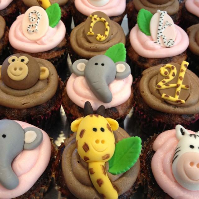 Zoo Animals Cupcake Cake