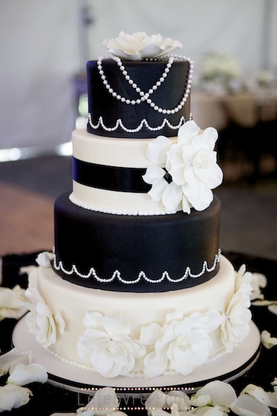 Black and White Wedding Cake