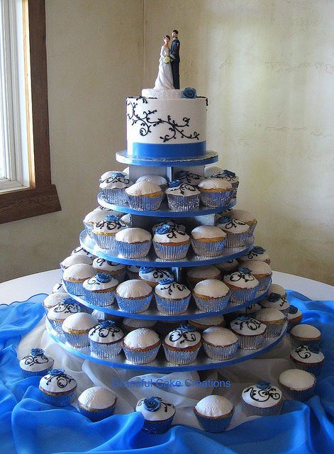 Blue and White Wedding Cake Cupcakes