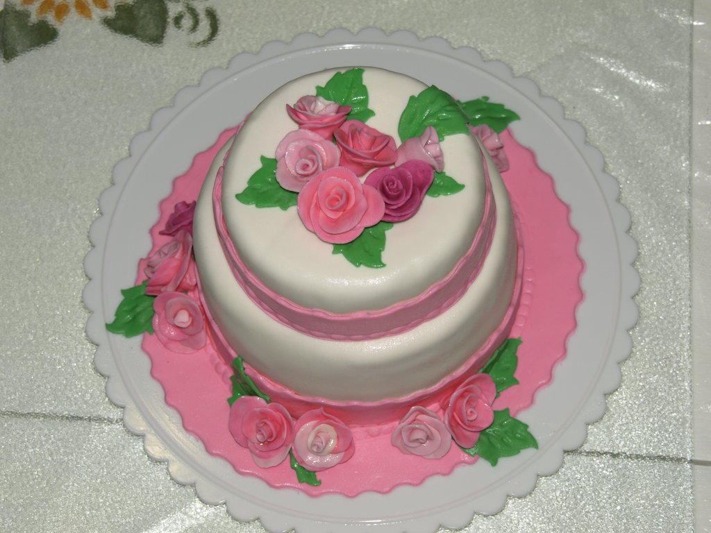 Cake with Fondant Roses