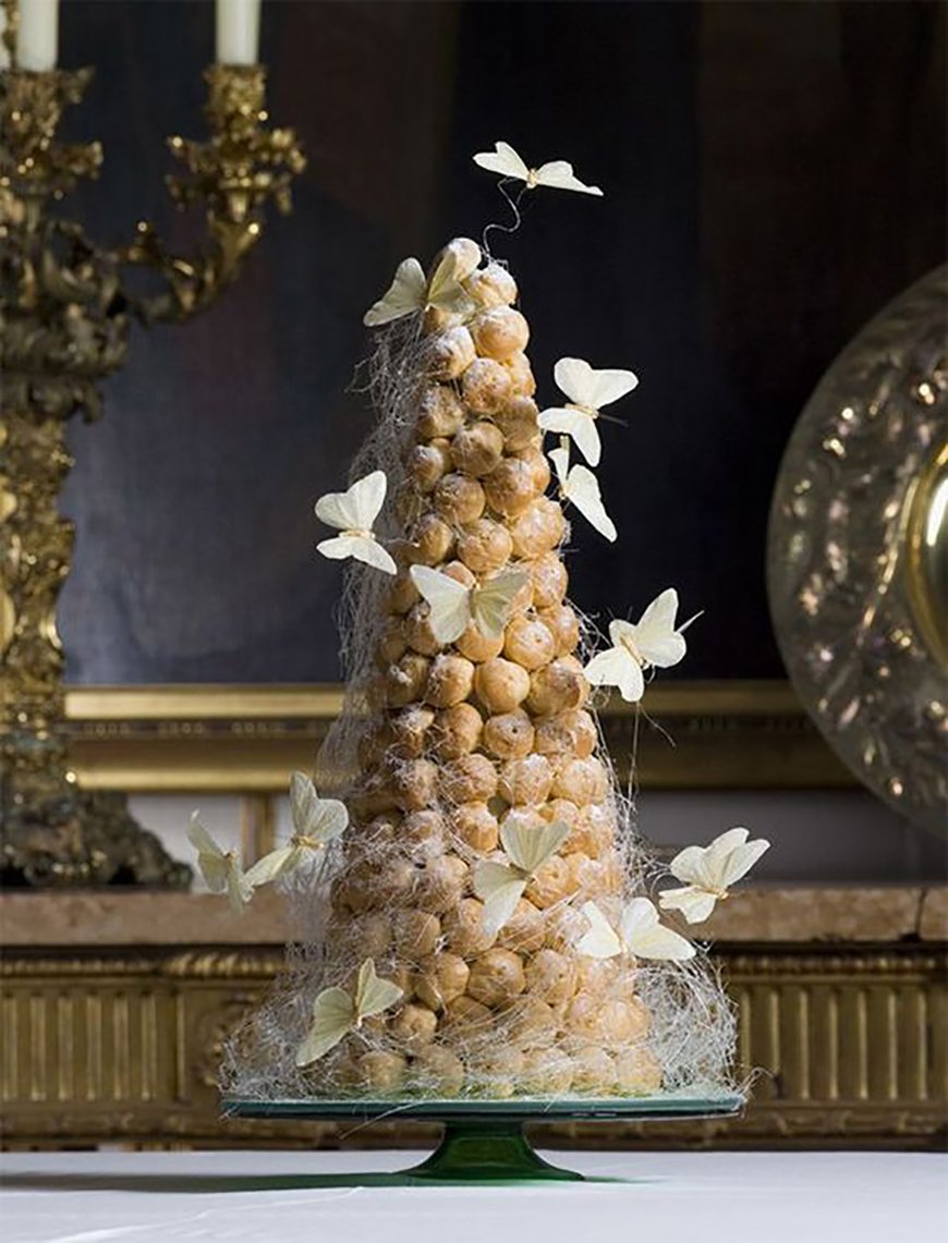 8 Photos of Fairy Tale Wedding Cakes With Crown