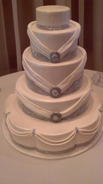 Elegant Wedding Cakes with Rhinestones