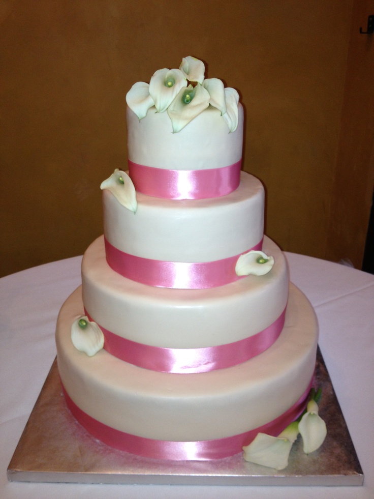 Wedding Cakes with Fondant Ribbons