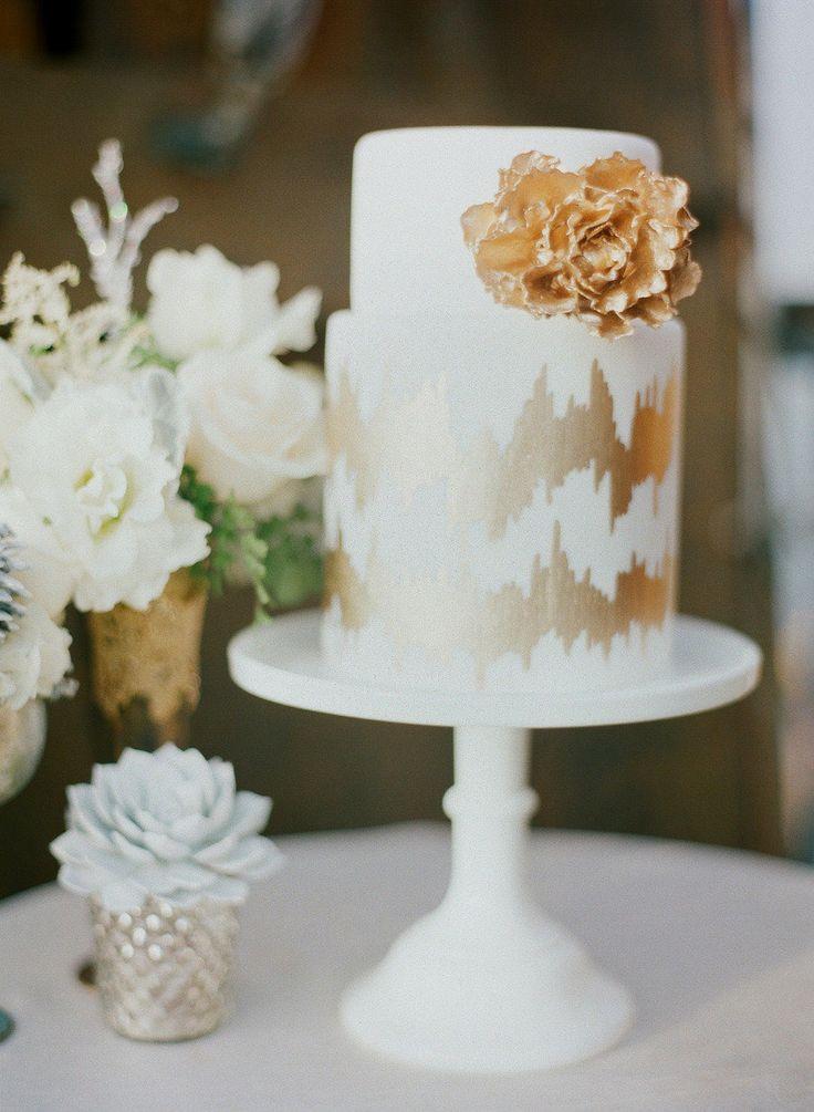 White and Gold Wedding Cake