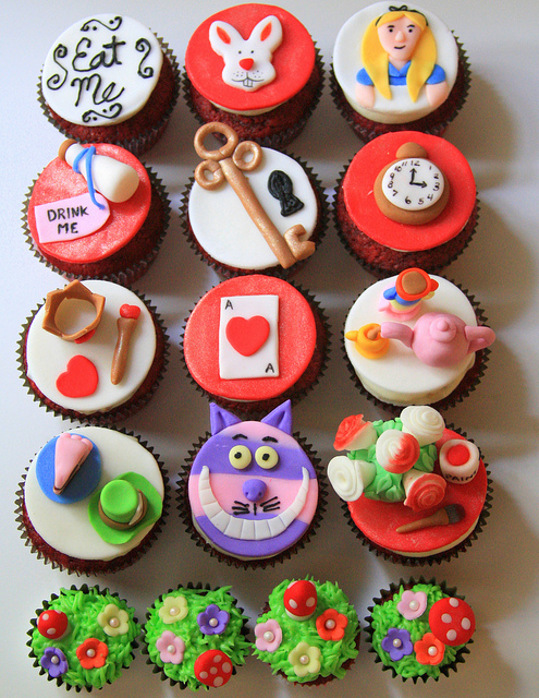 Alice and Wonderland Cupcakes