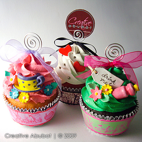 Alice and Wonderland Cupcakes