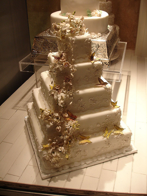 Camo Wedding Cake Ideas