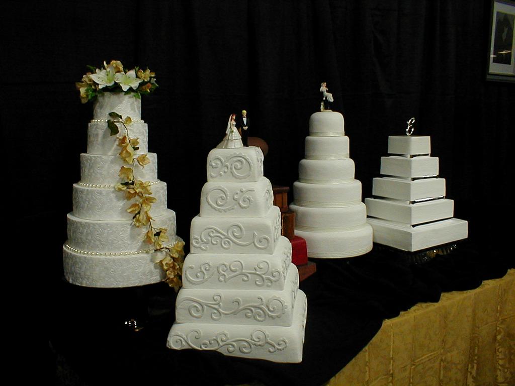 Fake Cakes Wedding Rentals