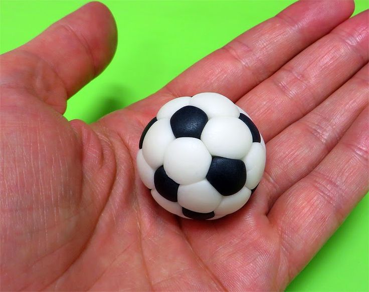 How to Make Fondant Soccer Ball Cake