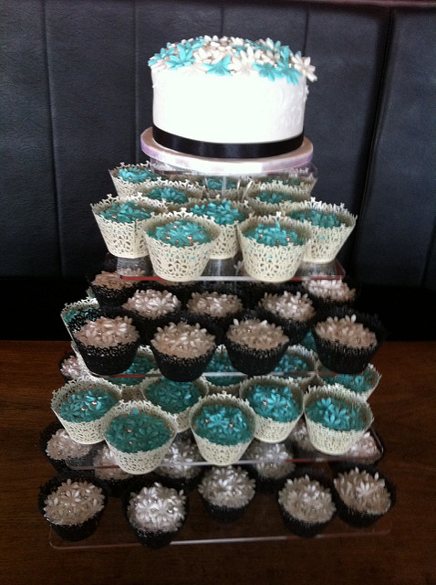 Teal and Silver Wedding Cake Cupcakes