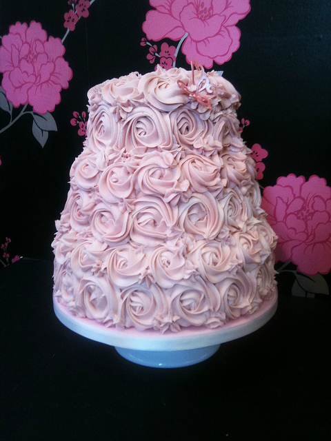 Buttercream Rose Swirl Wedding Cake