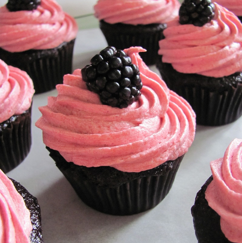 5 Photos of BlackBerry Chocolate Cupcakes Buttercream