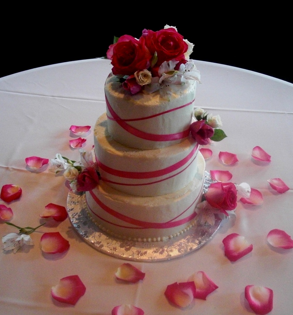 Fuschia and Cream Wedding Cakes