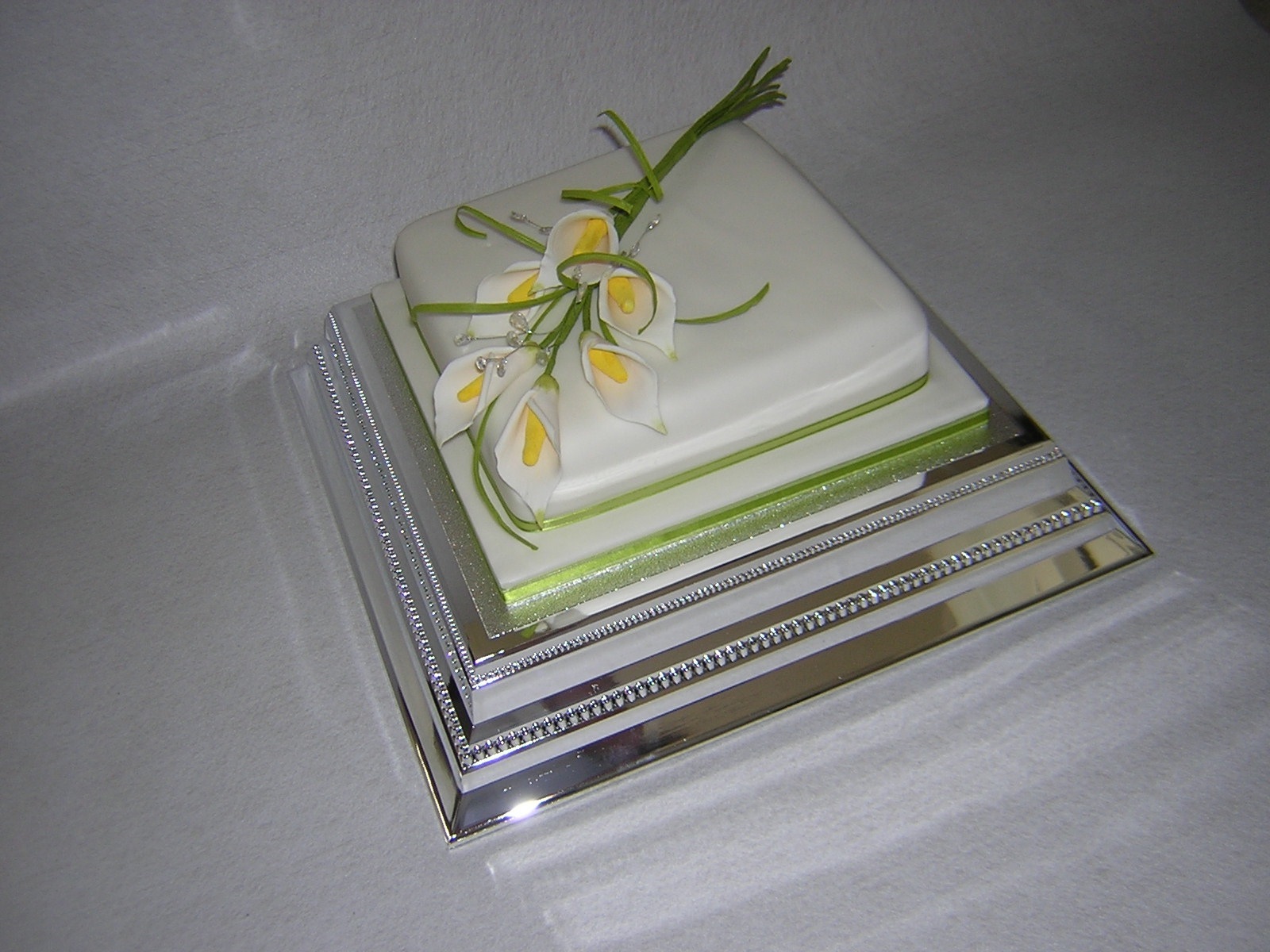 Single Tier Square Wedding Cake