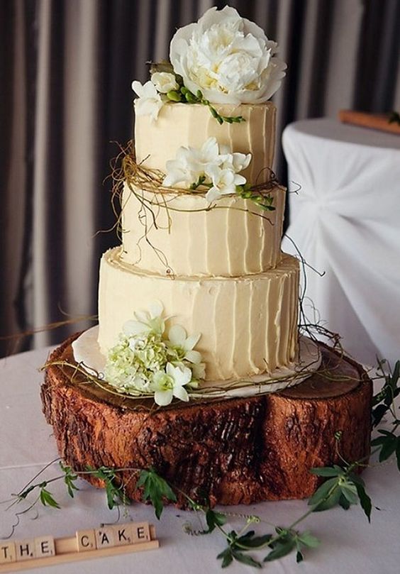 Wood-Wedding-Cake-Stand