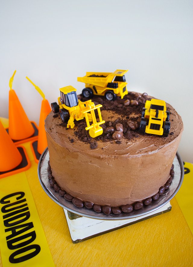 Easy Construction Birthday Cake