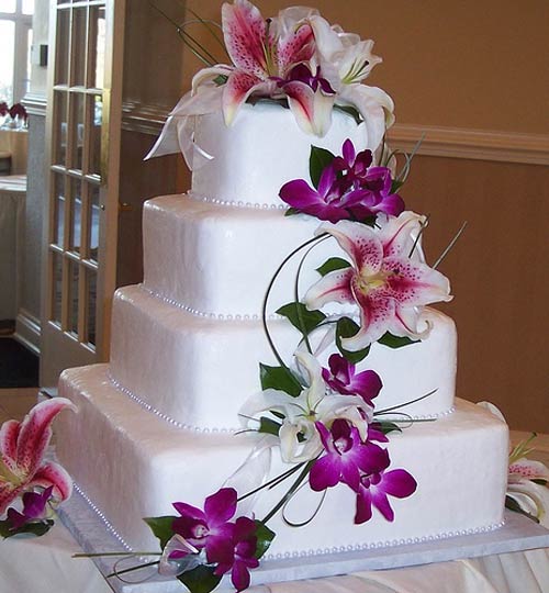 11 Photos of Square Wedding Cakes Decorated