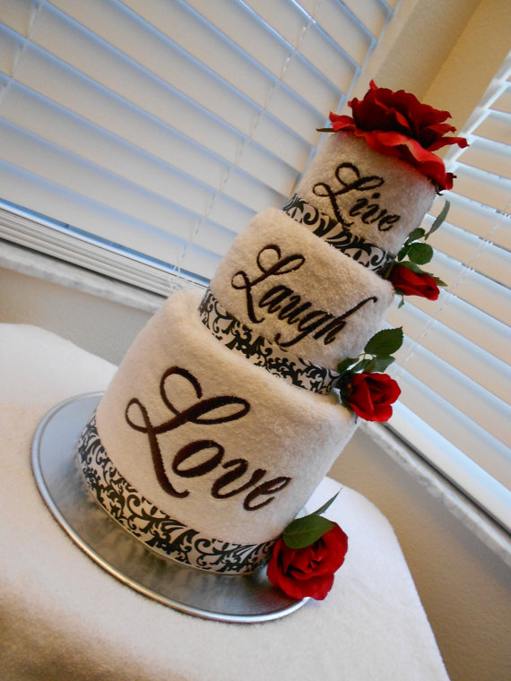 9 Photos of Live Laugh Love Wedding Cupcakes