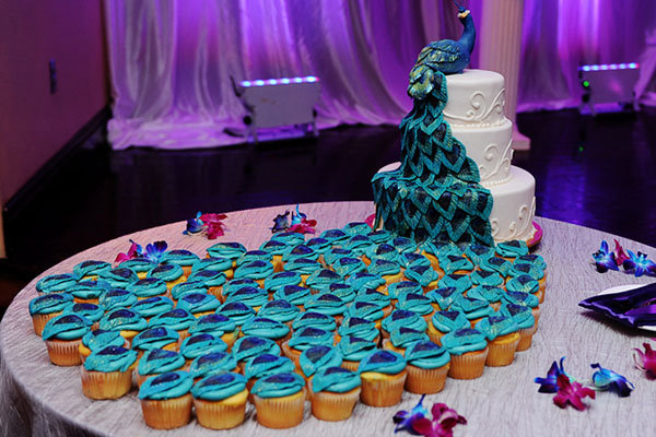 Peacock Wedding Cake with Cupcakes