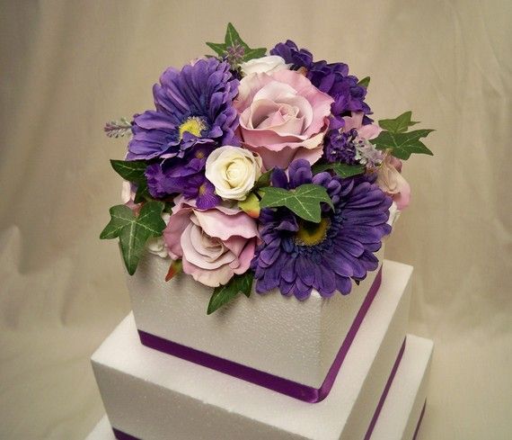 Purple and Lavender Roses Wedding Cake