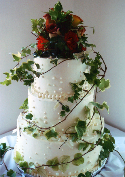 Wedding Cake with Roses and Ivy