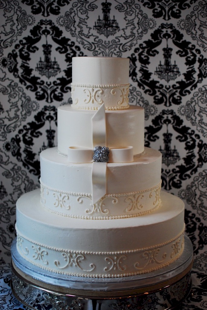 13 Photos of Scroll Wedding Cakes Stencil Patterns