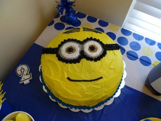 Despicable Me Minion Cake