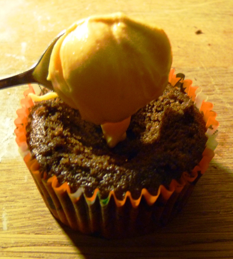 Halloween Cupcakes with Filling