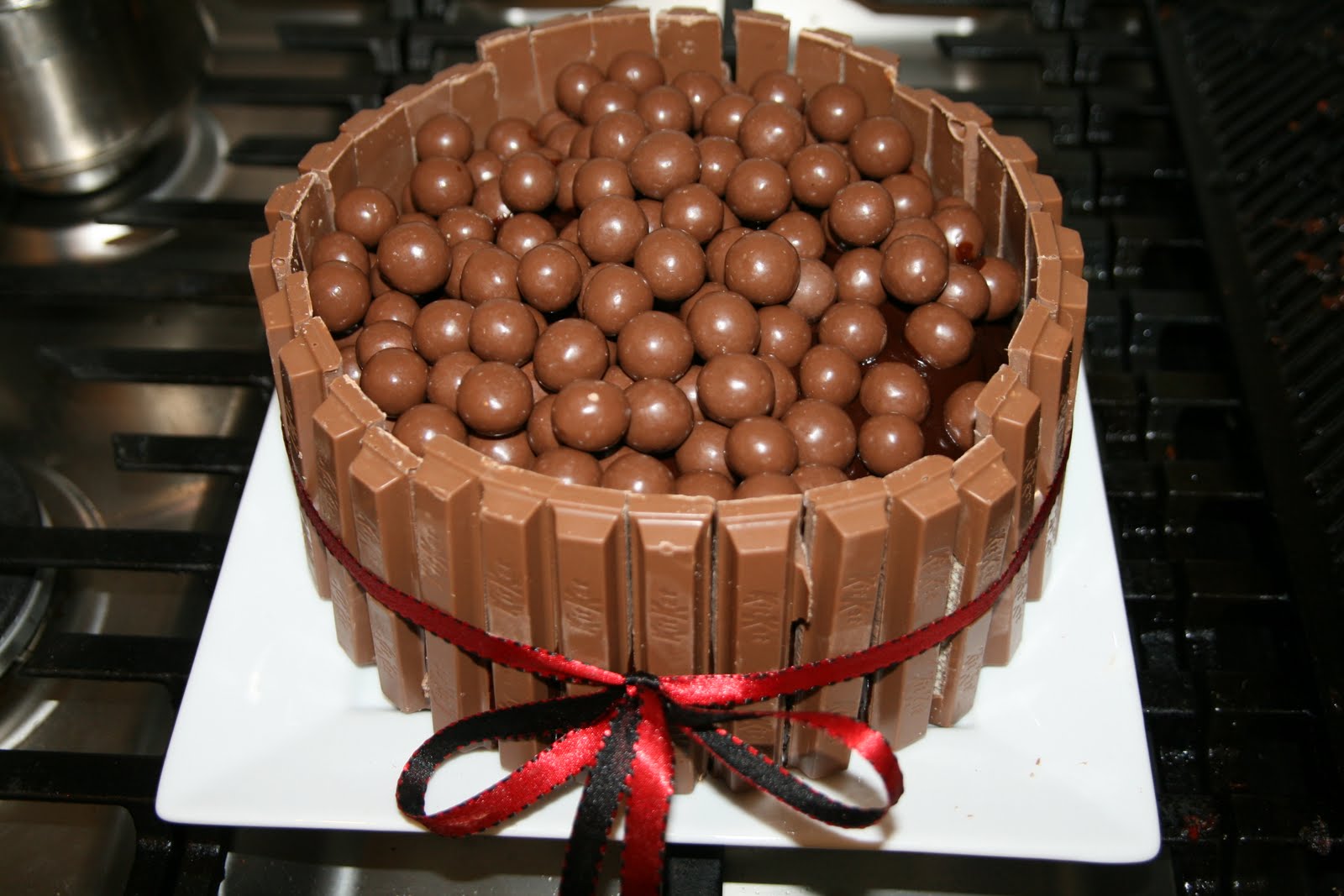 Kit Kat Chocolate Cake